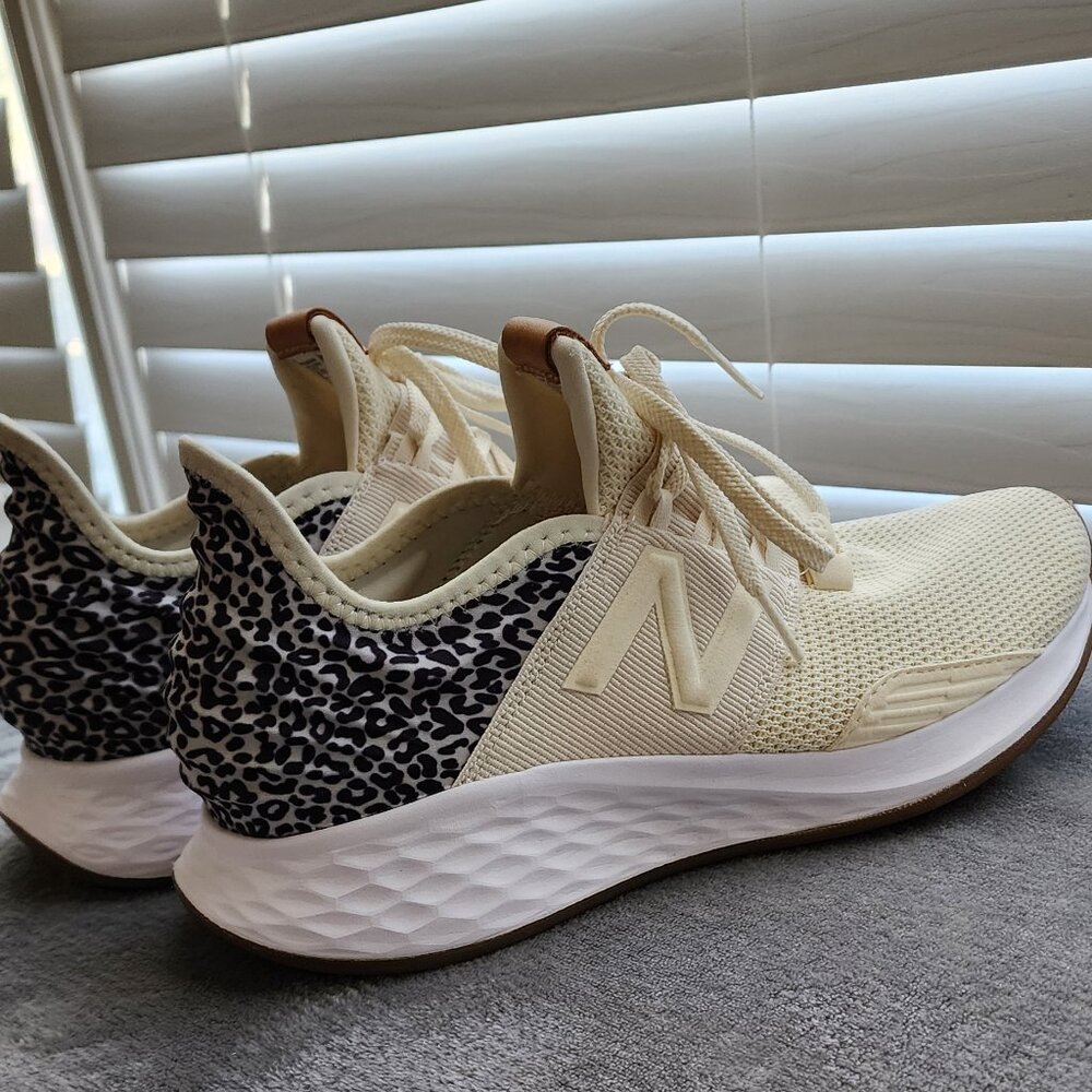Women's New Balance Leopard Print Sneakers Size 9 - Picture 8 of 16
